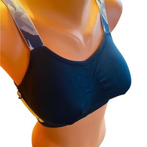 Strap it’s Bralette Navy /Camo